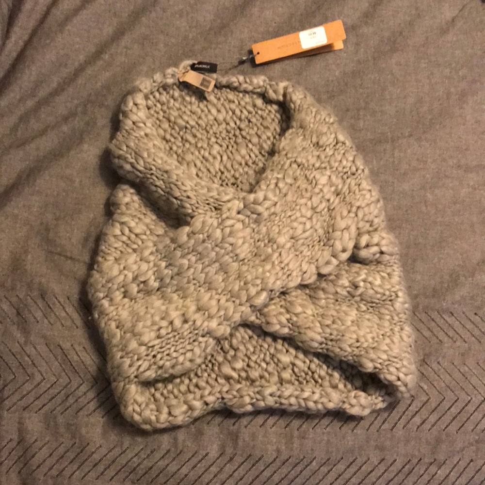 Grey scarf